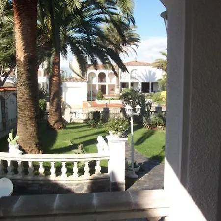 Amb Amarre I Jardi * Empuriabrava
